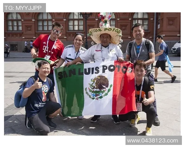 大猩猩意外成足球明星引发热议球迷热情高涨的背后故事