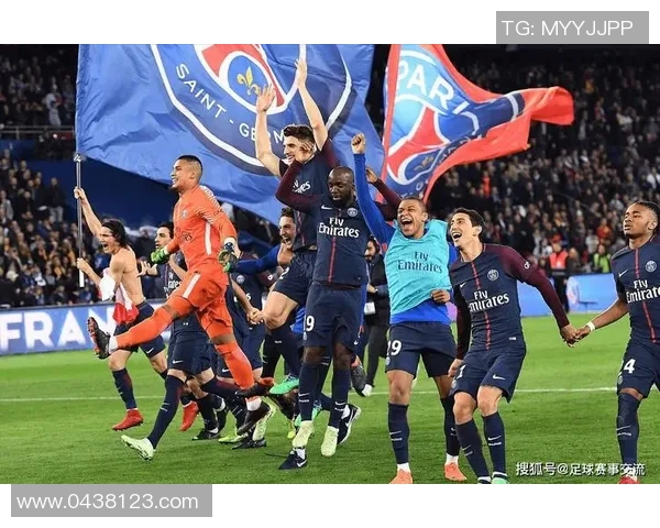 探寻巴黎的足球明星背后故事与成就揭秘 探寻巴黎的足球明星背后故事与成就揭秘